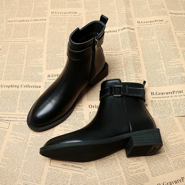 Sieviešu zābaki ar sprādzi, vienkāršs modelis