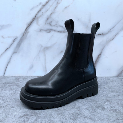 De egy modell női csizma műbőrből fekete színben