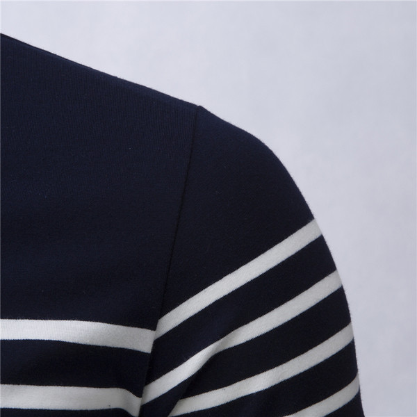 Meeste vabaaja triibuline lühikeste varrukate ja klassikalise kraega pluus