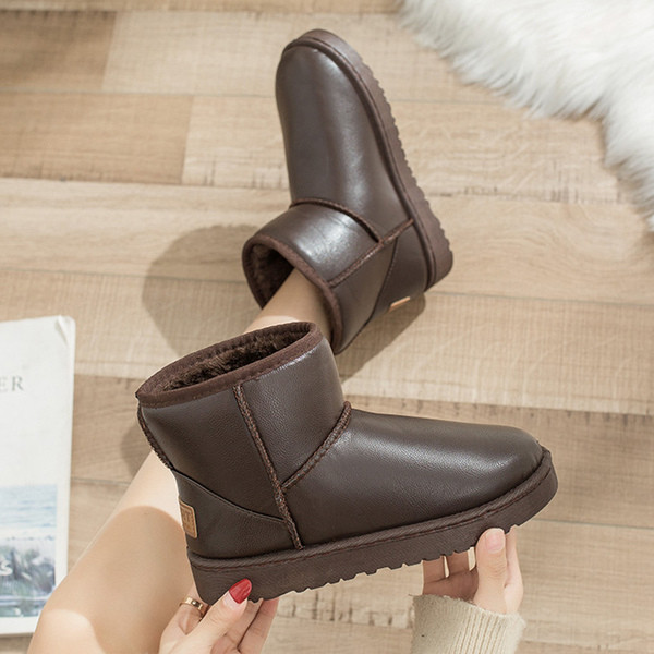 Γυναικείες μπότες casual με επίπεδη σόλα και απαλή επένδυση