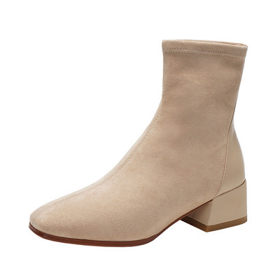 Κομψές γυναικείες μπότες με τακούνι πάχους 4,5 cm - δύο μοντέλα