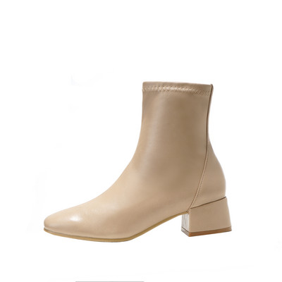 Κομψές γυναικείες μπότες με τακούνι πάχους 4,5 cm - δύο μοντέλα