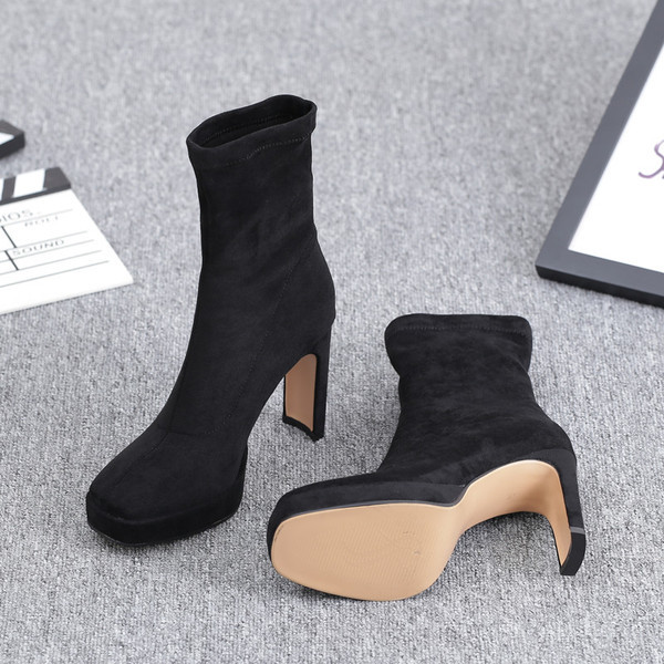 Modern női velúr csizma vastag sarkú