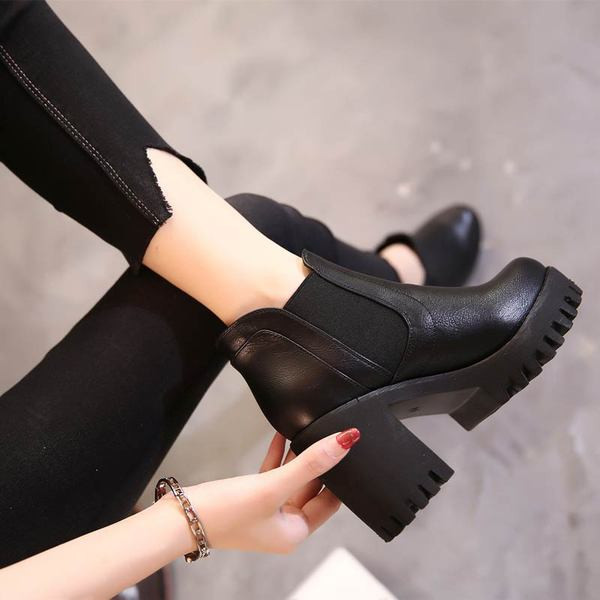 Kareda talla ja kõrgete kontsadega naiste vabaajasaapad