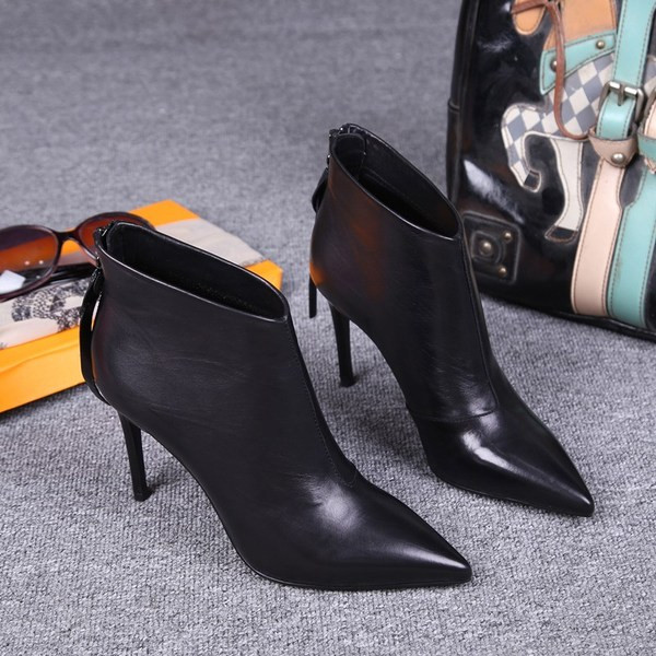 Stiilsed naiste ökonahast saapad õhukese 9 cm kontsaga - terava otsaga mudel