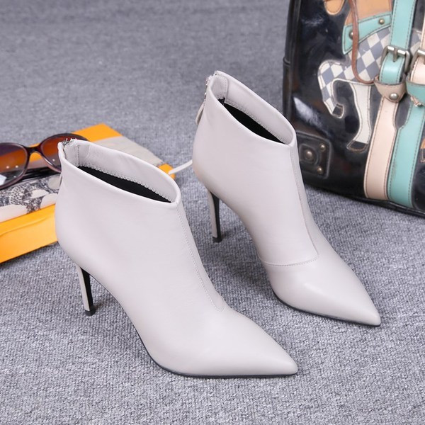 Stiilsed naiste ökonahast saapad õhukese 9 cm kontsaga - terava otsaga mudel