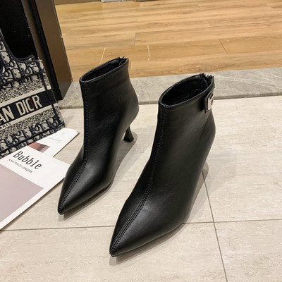 Moodsad naiste teravatipulised õhukeste kontsadega saapad - kaks mudelit