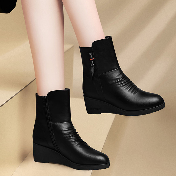 Kožne ženske zimske čizme - dva modela