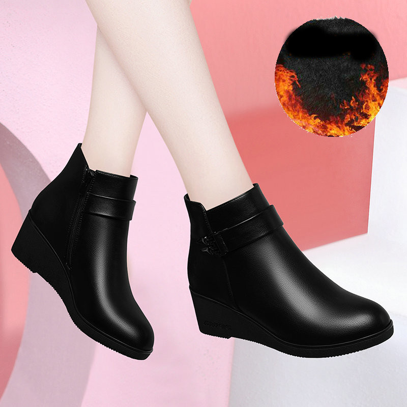 Kožne ženske zimske čizme - dva modela