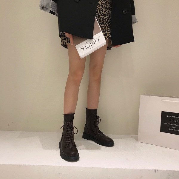 Naiste vabaaja saapad ökonahast paeltega