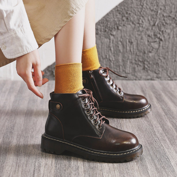 Ikdienas sieviešu ādas zābaki ar šņorēm un plakanu zoli