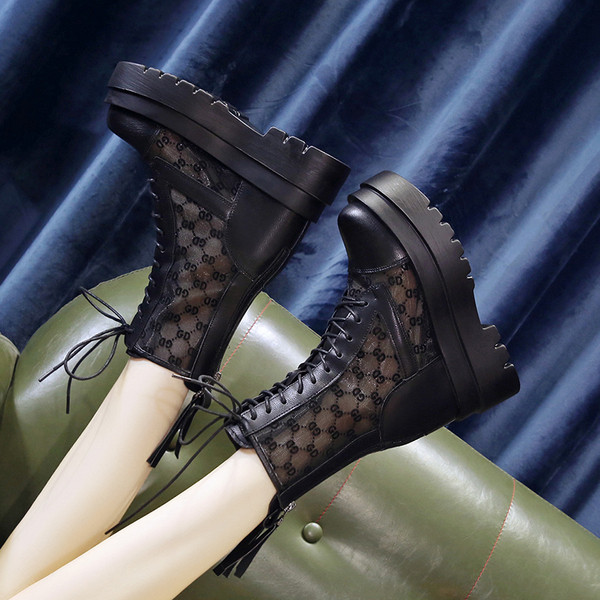 Ženske čizme sa visokim đonom u dva modela