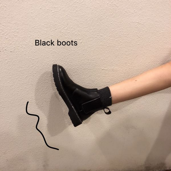 Naiste saapad 3 cm tallaga - musta värvi