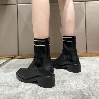 Sieviešu ikdienas zābaki ar eko ādas rāvējslēdzēju - trīs modeļi