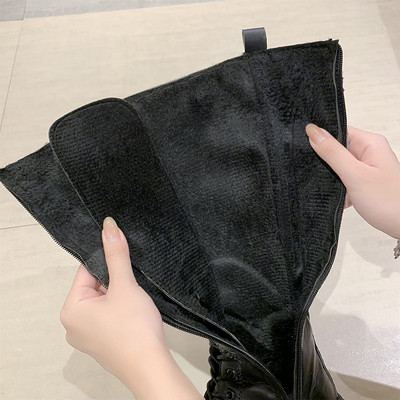 Nahast naiste saapad voodriga või ilma