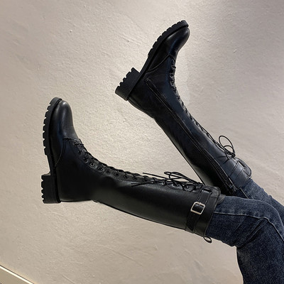 Nahast naiste saapad voodriga või ilma