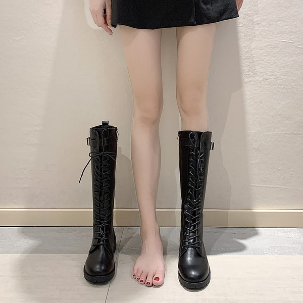 Nahast naiste saapad voodriga või ilma