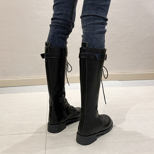 Nahast naiste saapad voodriga või ilma