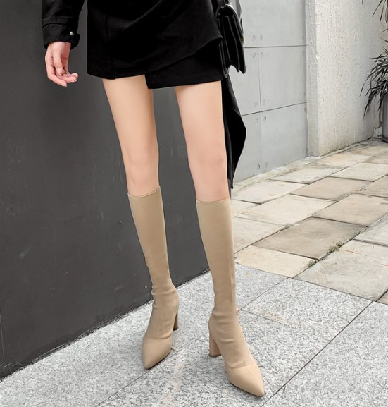 Stilīgs sieviešu zābaku smails modelis ar 8 cm papēdi - divi modeļi