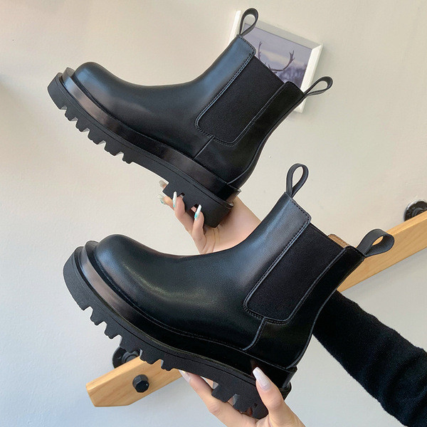 Ikdienas sieviešu apavi no eko ādas ar augstām zolēm divos modeļos