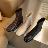 Modern bőrcsizma 3,5 cm vastag sarokkal