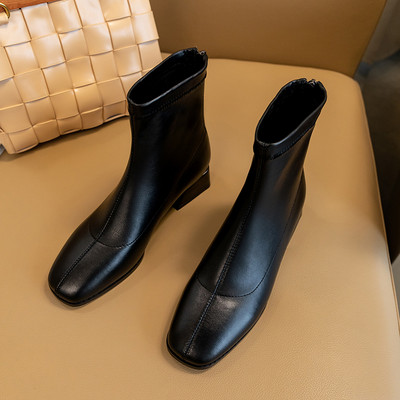 Modern bőrcsizma 3,5 cm vastag sarokkal