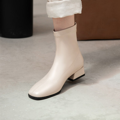 Modern bőrcsizma 3,5 cm vastag sarokkal