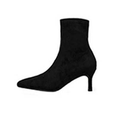 Moodsad kontsaga naiste saapad - musta värvi terava otsaga mudel