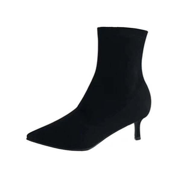 Moodsad kontsaga naiste saapad - musta värvi terava otsaga mudel