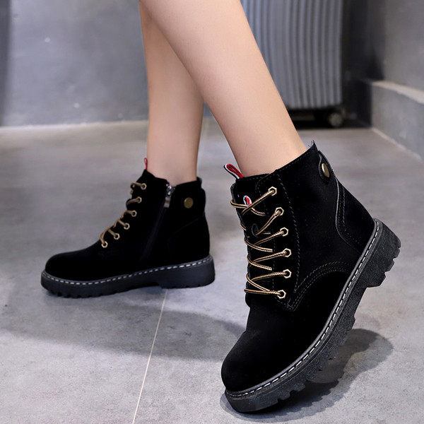 Öko velúrból készült női csizma durva talppal - két modell