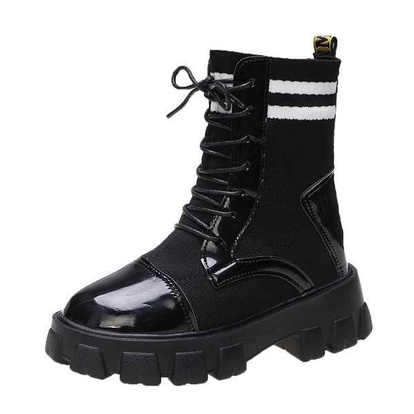 Moodsad musta värvi krobelise tallaga naiste lakknahast saapad