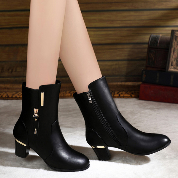 Sieviešu ikdienas zābaki ar papēdi un rāvējslēdzēju melnā krāsā - ar siltu oderi vai bez tās