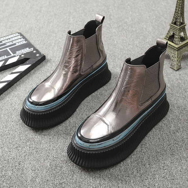 Mūsdienīgi sieviešu zābaki ar augstu platformu