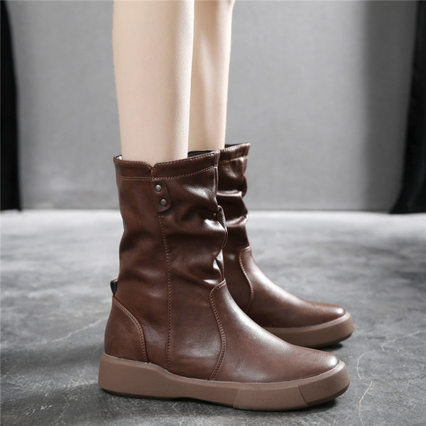 Eko bőrből készült, lapos talpú női alkalmi csizma