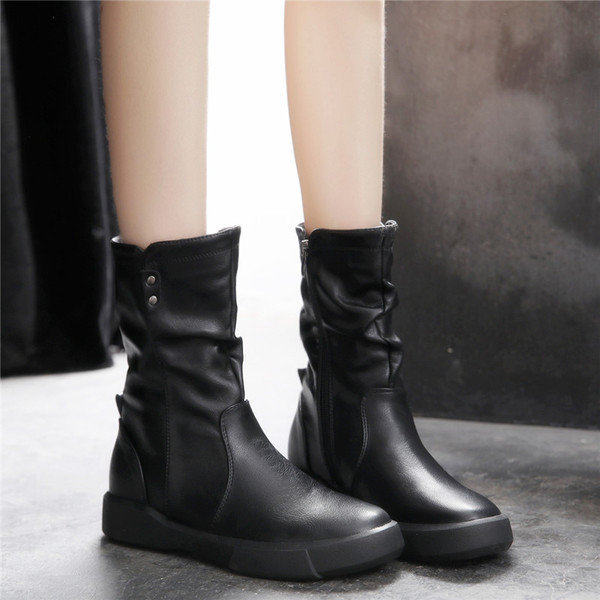 Eko bőrből készült, lapos talpú női alkalmi csizma