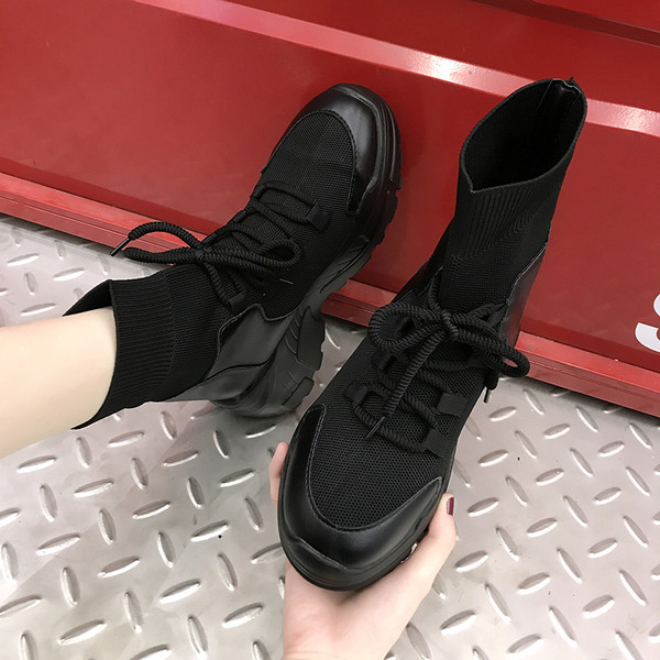 Új modell női sportcipő durva talppal, fekete színben