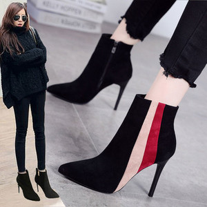 Stilīgi melni sieviešu zābaki ar plāniem papēžiem - vairāki modeļi