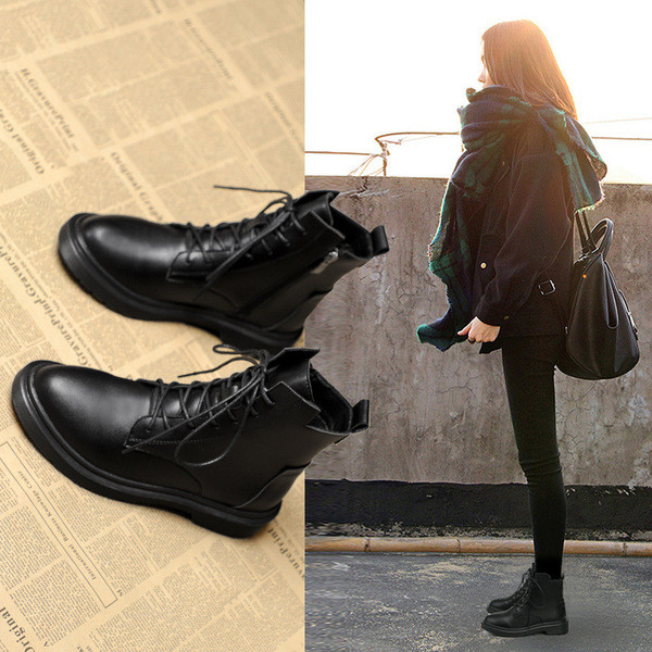 Öko bőrből készült női csizma fekete színben, fűzővel