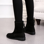 Női alkalmi csizma cipzárral öko velúrból, fekete színben - meleg béléssel vagy anélkül