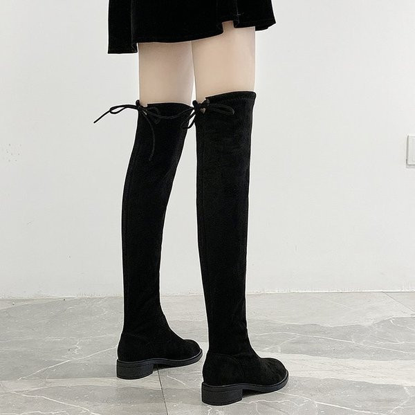 Naiste seemisnahast sokisaapad – suured numbrid