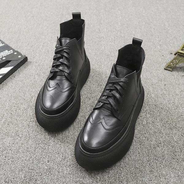 Alkalmi női csizma műbőrből, lapos talppal