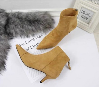 Ženske čizme na špic od eko antilopa ili eko kože sa tankom petom