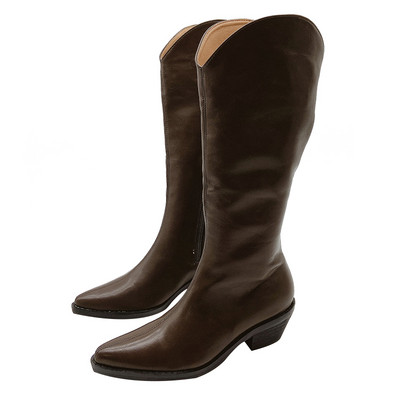 Női bőrcsizma - retro stílusú, alacsony sarkú