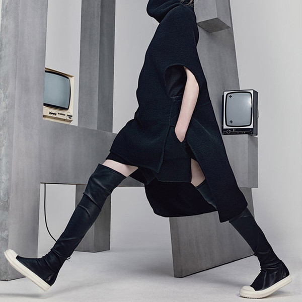 Eko bőr zoknis csizma új modellje gumitalppal