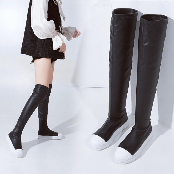 Eko bőr zoknis csizma új modellje gumitalppal