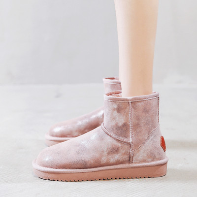 Naiste vabaaja talvesaapad lameda talla ja sooja voodriga mitmes mudelis