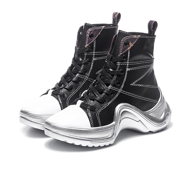 Sieviešu sporta zābaki no eko ādas ar raupju zoli