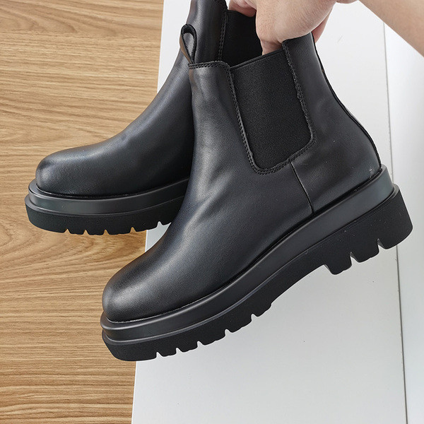 Női alkalmi csizma ökobőrből fekete színben - két modell