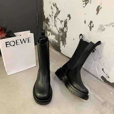 Ikdienas sieviešu zābaki ar plakanu zoli melnā krāsā - vairāki modeļi