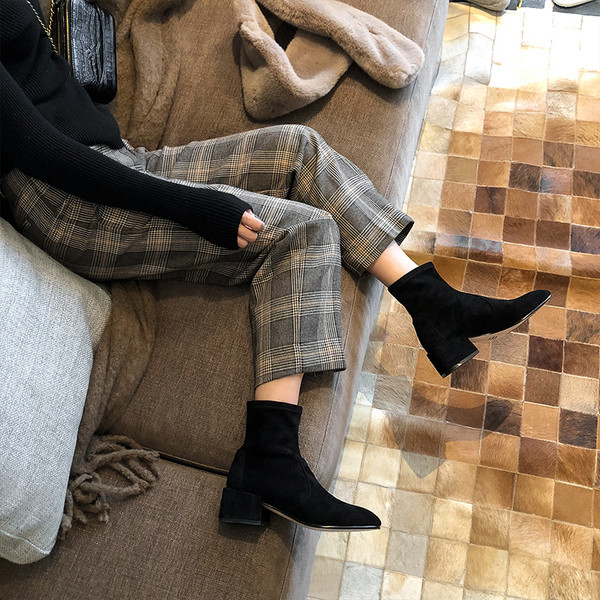 Modern női csizma öko velúrból vagy öko bőrből - 3,5 cm vastag sarok